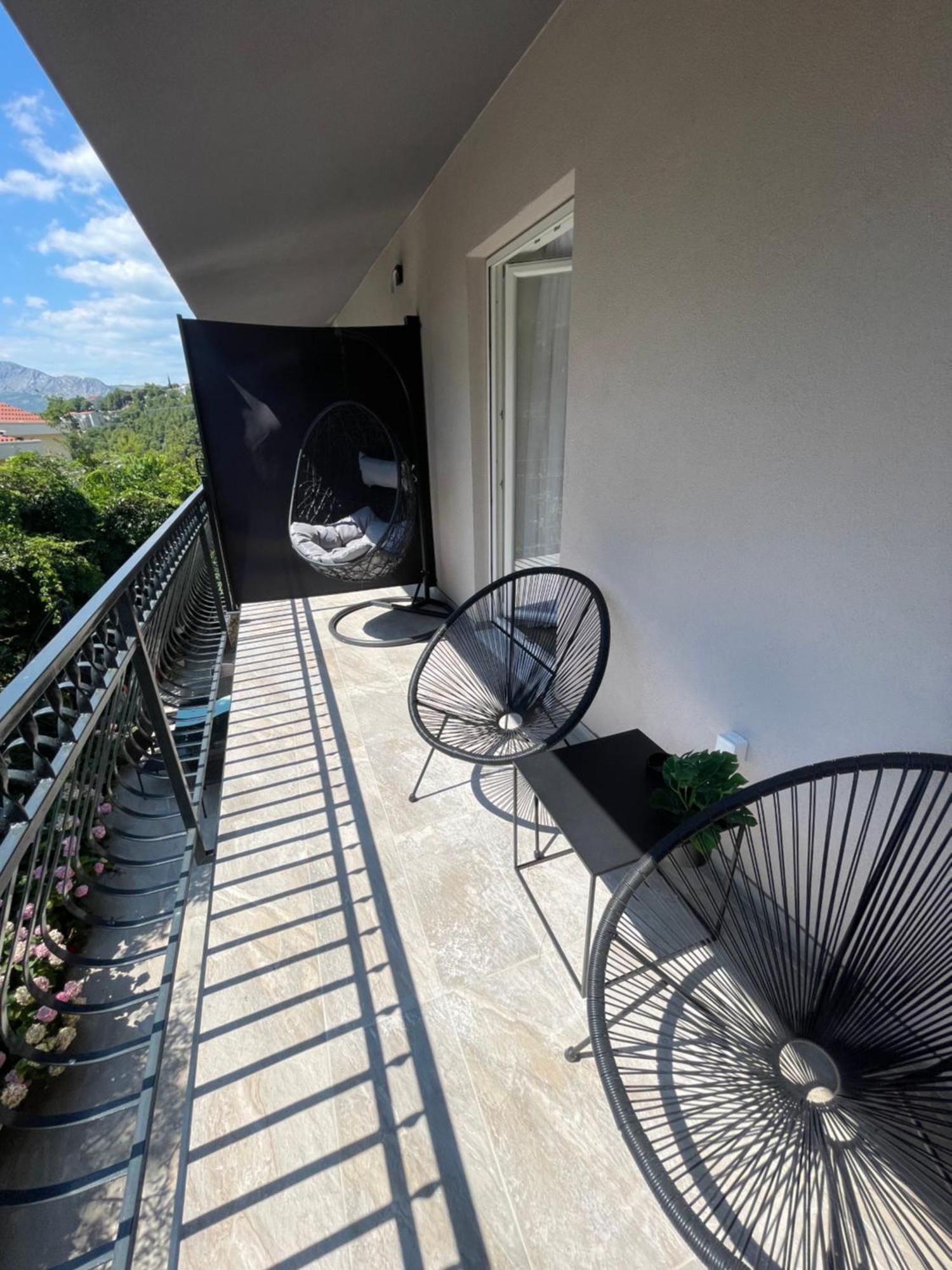 Apartment M *